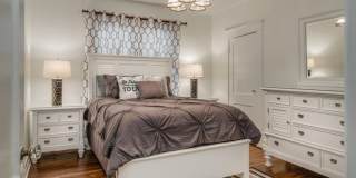 Welcome home to this stunning FULLY FURNISHED and AMPLE FREE PARKING for at least six cars! Gallery 15