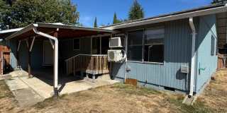 Green area 3 Bedroom 2 Bath with Garage Gallery 21