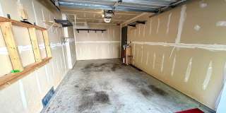 Room in 2 Bedroom Home at Donatello Ave Gallery 12