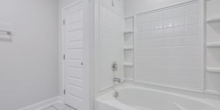 Beautiful Town Home!! Available Now! Gallery 13
