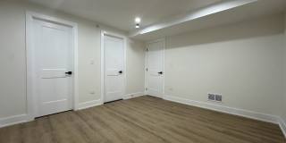 4338 N Clarendon Avenue Gallery 12