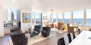 5 Bay St Gallery 11