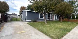 Beautiful 3-Bedroom Home + Office in a Great Kennewick Location Gallery 1