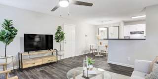 The Laurel Apartments Gallery 18