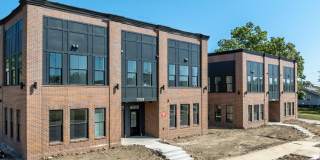 Forest Ave - Luxury Off-Campus Housing! Gallery 2