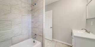 811 W Kings Gallery 32