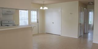 2-Bedroom Duplex in Edison 2-Bedroom Duplex in Edison Gallery 4