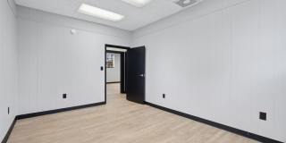 202 N Mulberry Street Gallery 25
