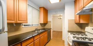 1570 Buena Vista Ave #1 - 1 bedroom | 1 bathroom Gallery 6