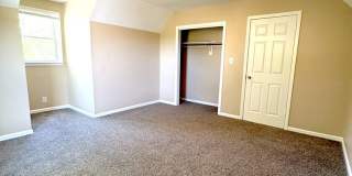 JUST REDUCED!!! Charming 3 Bedroom Home in the Heart of Clarksville - Now Available! Gallery 7