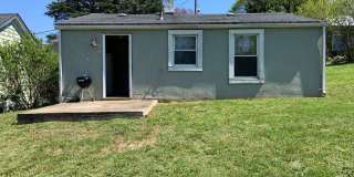 Adorable two bedroom, one bath house! Gallery 3