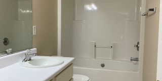 Townhome just minutes to Gate 2. Gallery 19