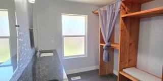 7 Bedroom Home in Bloomington Gallery 20