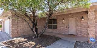 4 Bedroom Home with Solar Panels: MOVE-IN SPECIAL Gallery 3