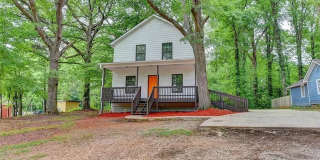 Room in 4 Bedroom Home at McWilliams Rd SE Gallery 1