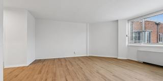 Quebec House Gallery 39