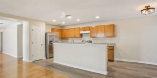 2346 ADAMS LAKE Boulevard Gallery 19