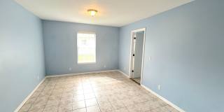Spacious 4 Bed 3 Bath Home w FULLY FENCED YARD for Rent! Gallery 13