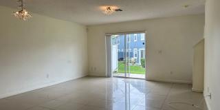 3 Bedroom Townhome in Gated Community Gallery 7