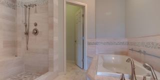 Rare 3 BR / 2.5 BA /  2 Car Garage Westlake Condo 14th Fairway (Austin Country Club) (Eanes ISD) Gallery 20