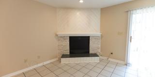 Charming 2 BD, 2.5 BA Townhome w/ a Community Pool in a Prime Winston Location Gallery 9