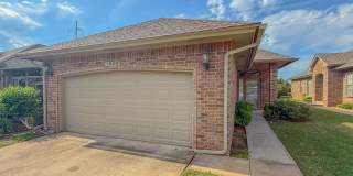 Lawncare Included! Gated Garden Home in Vintage Gardens! Gallery 14