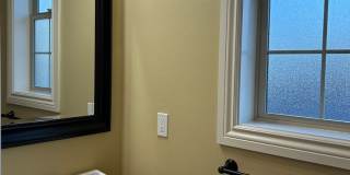 (919) Triplex Townhome - 2 Bed / 2.5 Bath w/Bonus Room Gallery 17