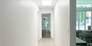 1801 Roscomare Road Gallery 15