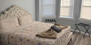 400 N Massachusetts Ave Gallery 21