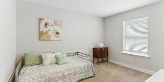 105 MEADOW CREEK Drive Gallery 18