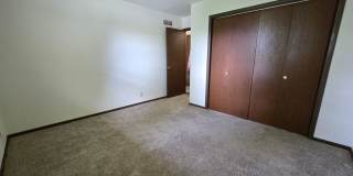 Cute 2-bedroom duplex in Normal! Gallery 10