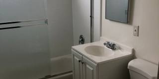 Clean and Ready - 3 bedrooms, 1 Bath - 2 car garage home for rent Gallery 4