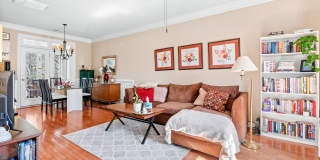 Beautiful 2 bedroom 2.5 bath Townhome in Carrboro Gallery 4