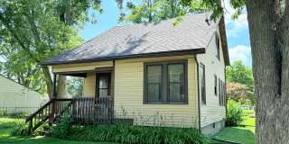 Newly remodeled 3 bed 1 bath in Normal! Gallery 1