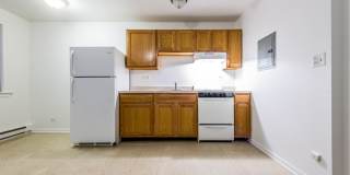 5957 W Madison St Gallery 15