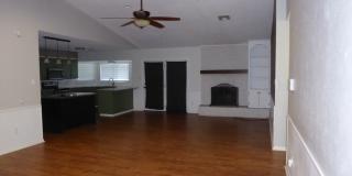 2315 NE Village Dr Gallery 1