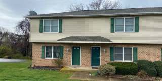 End Unit Townhome w/ Central A/C Gallery 1