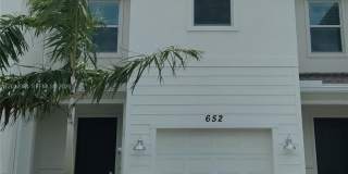 652 SE Lake Falls St Gallery 1