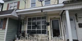 419 West Lloyd Street Gallery 1