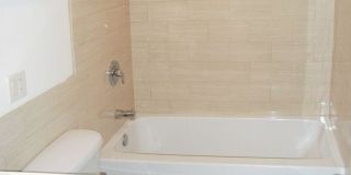 853 W Cornelia Gallery 7