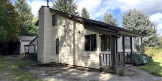 412 Church Street ~ Country Living with City Convenience Gallery 1
