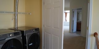 25575 AMERICA Square Gallery 74