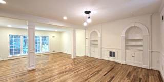 Beautifully Updated 3BR/3.5BA Townhome in Sought-After Westbard Mews!! Gallery 4