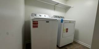 Fully Repainted 2be/1.5ba Duplex With Easy Access To The Highway Gallery 17