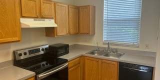 Spacious townhome in Kensington North Gallery 7