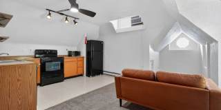 Charming 1-Bedroom Attic Apartment in the Heart of City Park West Gallery 7