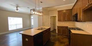 Charming 2BR/2BA Home in Shenandoah Ridge with Garage & Cozy Fireplace Gallery 1