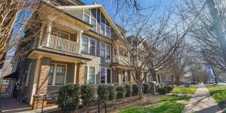 525 East Apartments Gallery 61