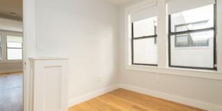 Modern features apartment in Brighton Gallery 3