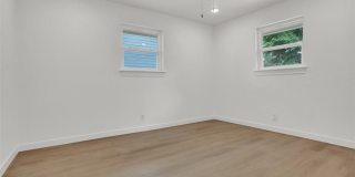 2910 W Crawford Street Gallery 26